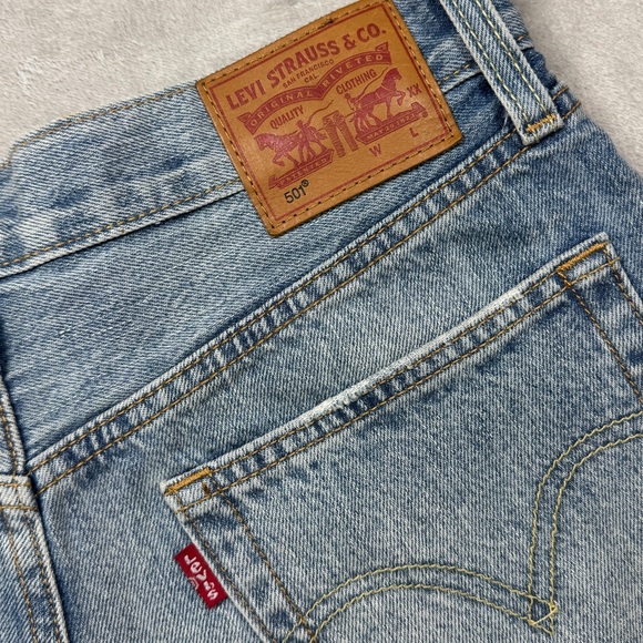 Levi’s 501 Cut Off Distressed Button Fly Waveline Denim Blue Jean Shorts 26 - Picture 12 of 16
